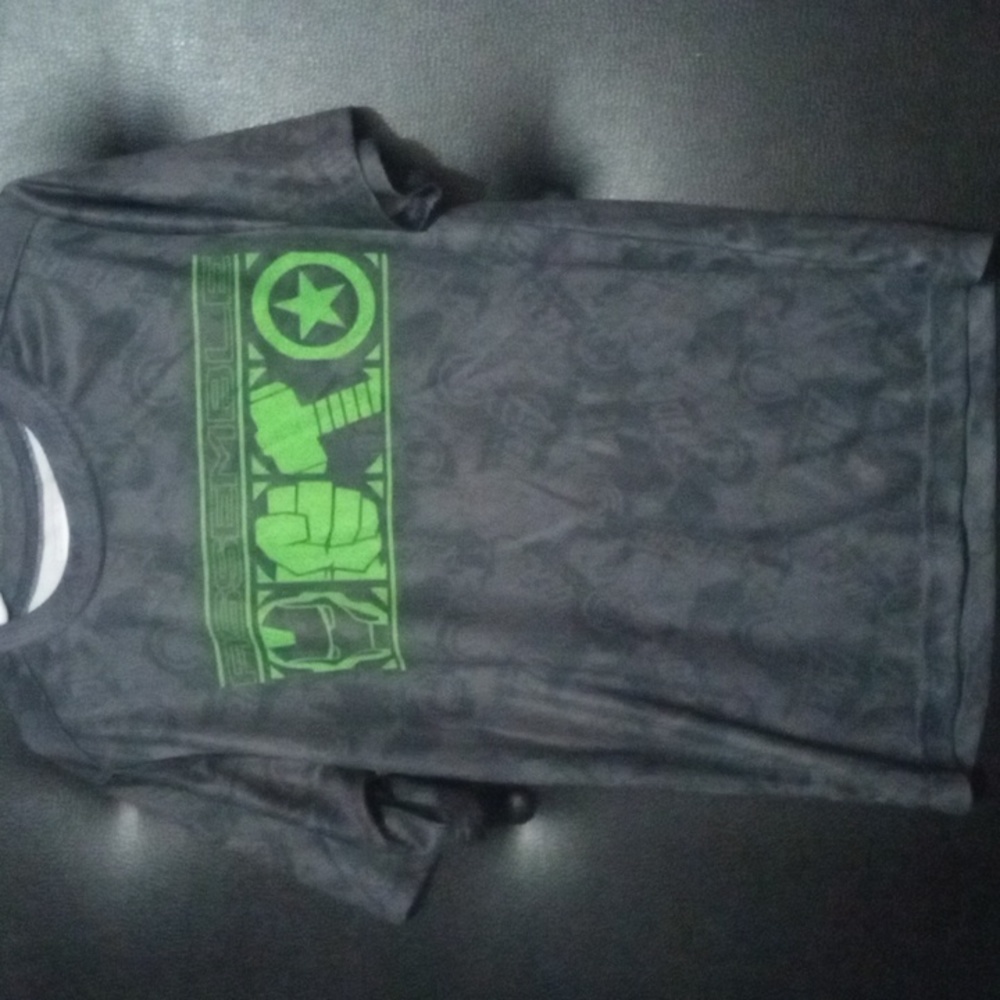Medium(8) Marvel T-shirt